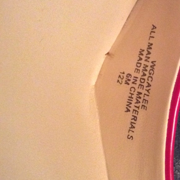 Guess WGCAYLEE NWOT High Heels Platform Shoese Bow Tie Accent Red Lacquer - Picture 5 of 5